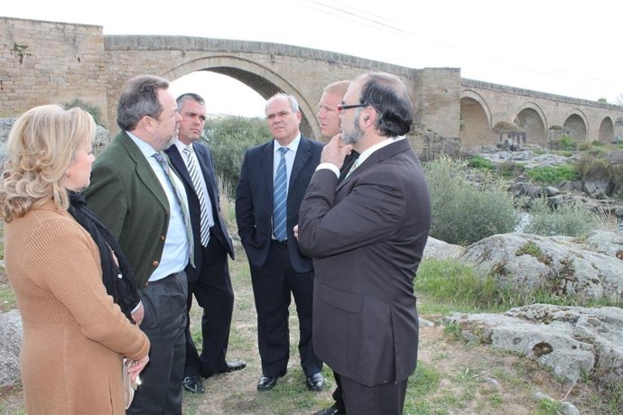 Labrador En Puente Del Arzobispo