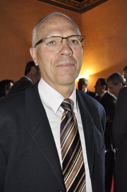 Enrique De La Figuera, Presidente Del Colegio De Médicos