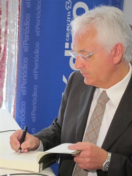 El Conseller De Cultura De La Generalitat, Ferran Mascarell