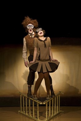 Representación Grupo 'Des Clos' De La Obra 'Globe Story'