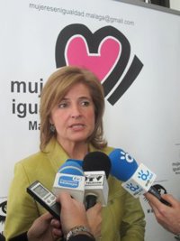 Oña (PP-A): "PSOE-A e IU pactan reformar la Ley Electoral sólo para aumentar escaños y tener más gente a colocar"