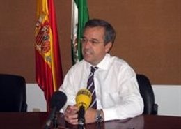 El Alcalde De Estepona, José María García Urbano