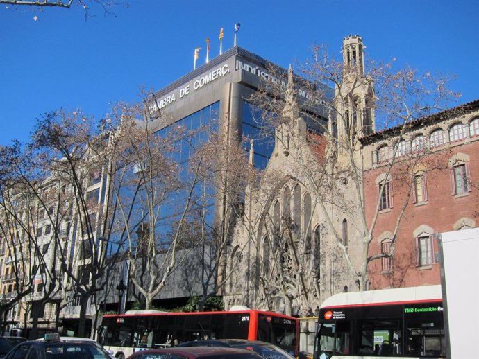 Sede De La Cambra De Comercio De Barcelona, En La Avenida Diagonal