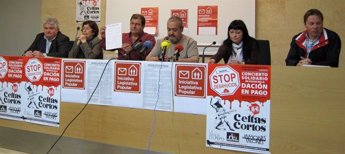 Representantes De Las Organizaciones Promotoras De La ILP En Murcia