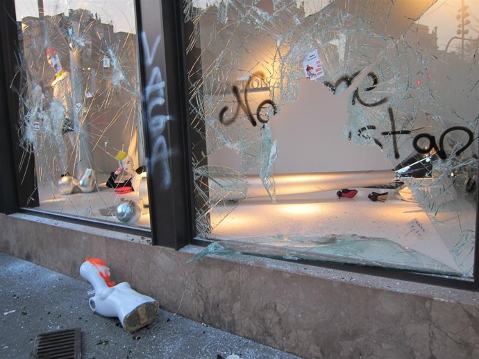 Altercados Durante La Huelga En Barcelona