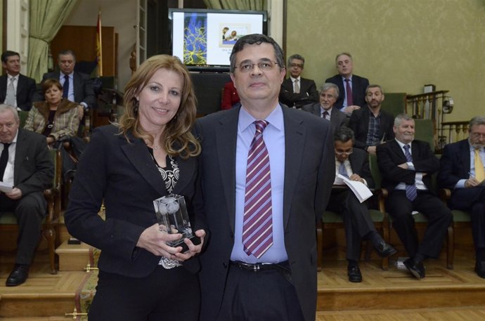 Patricia Smeyers Recibe El Premio SEN Epilepsia