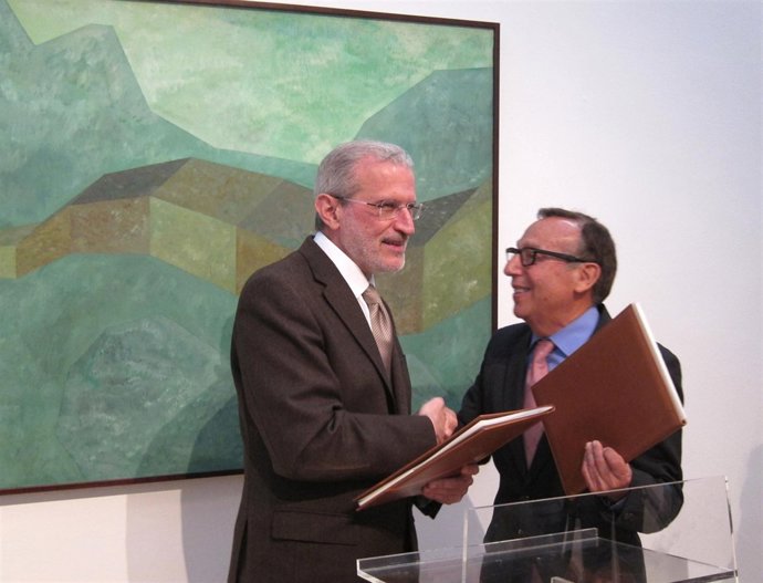 El Rector Esteban Morcillo (Izquierda) Y Javier Calvo Firman La Cesión De Obras 