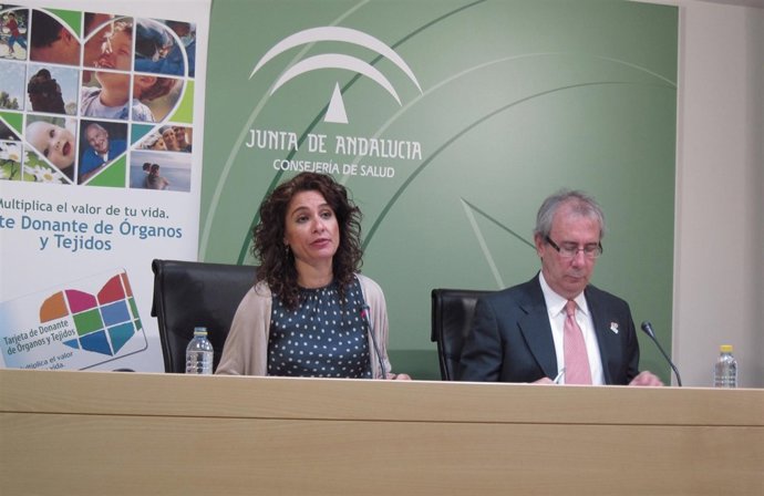 María Jesús Montero Y  Manuel Alonso En Rueda De Prensa