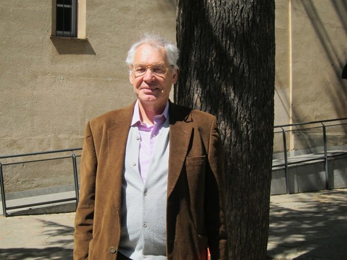 El Catedrático De Historia De La Educación De La UAB, P.Solà