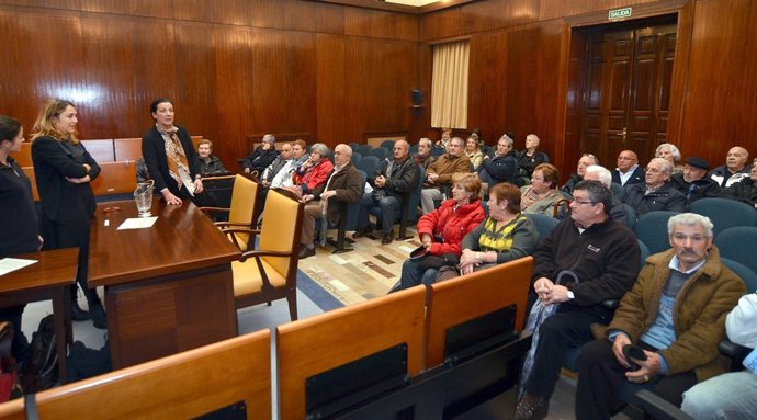 Sorteo De Los Huertos Del Alisal, En El Salón De Plenos