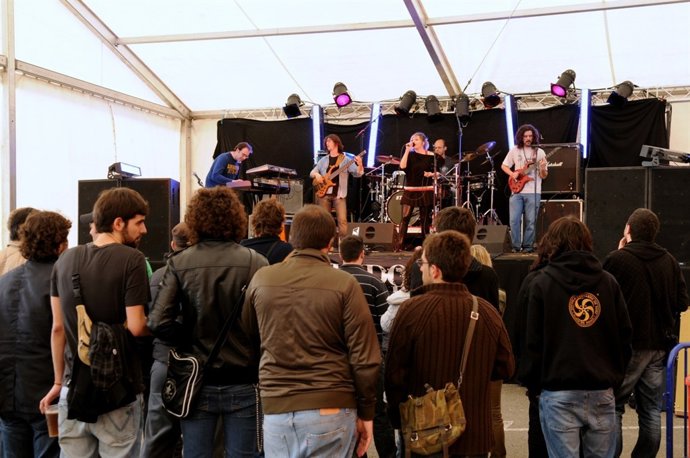 Imagen De Archivo De La Muestra De Música De La UC