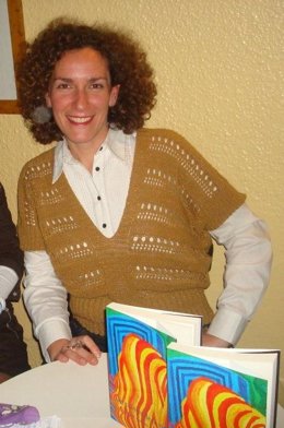 La Escritora Murciana Lydia González Con Su Primera Novela