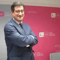 Ignacio Prendes (UPyD) apuesta por iniciar desde Asturias la reforma del modelo territorial con la fusión de municipios