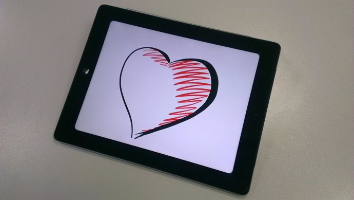 Tablet De Apple Ipad Con Un Corazón En La Pantalla