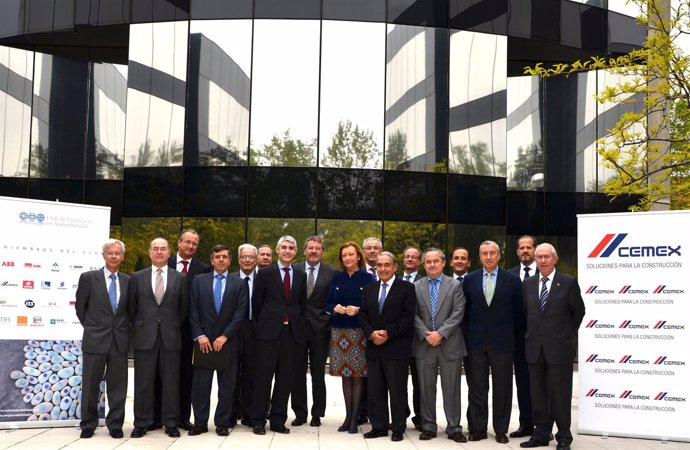 La Presidenta De Aragón Con Los Ejecutivos