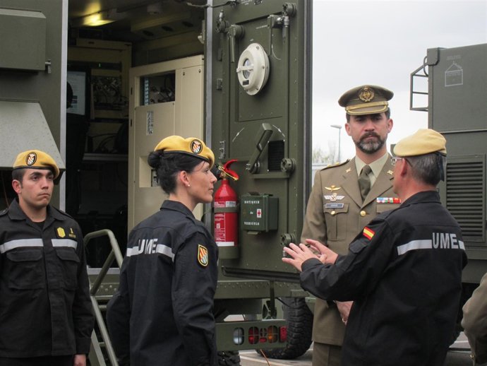 El Príncipe, En Una Visita A La Unidad Militar De Emergencias, En 2011