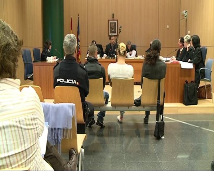 Los Tres Acusados Durante El Juicio