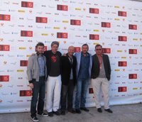 Xavi Puebla hace tributo al "oficio de vendedor de a pie" en la película 'A puerta fría'