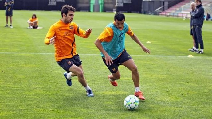 Cesc Fábregas Y Pedro Rodríguez En El Entrenamiento Del Barcelona