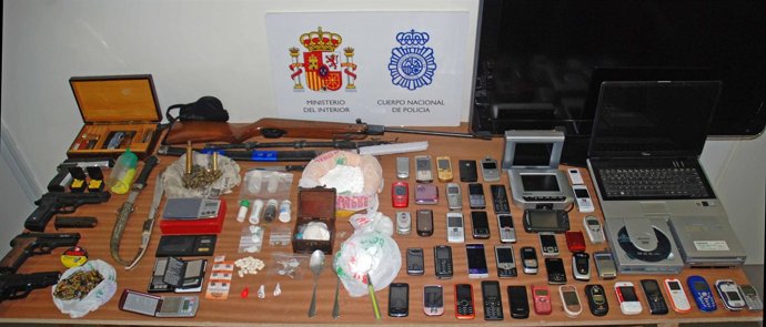 Materíal Incautado A Los Detenidos En Valladolid.