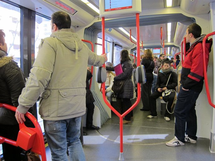 Interior Del Tranvía