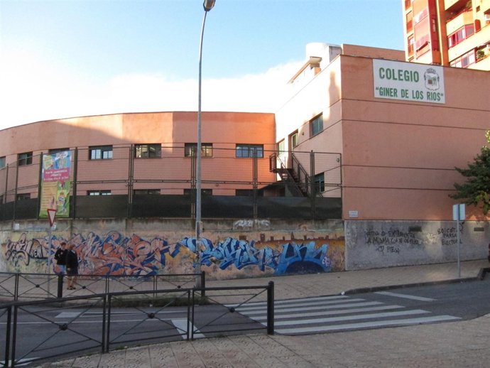 Colegio Giner De Los Ríos De Cáceres