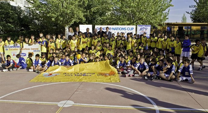 Uno De Los Grupos Que Ha Participado En Las Escuelas Deportivas Danone