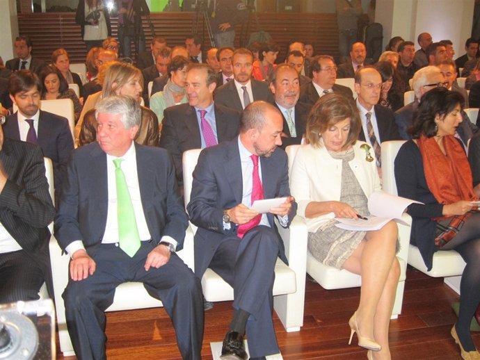 Botella Y Villanueva En La Presentación Del Consejo Asesor De Turismo