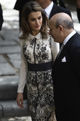 José Ignacio Wert Con Doña Letizia Tras La Entrega Del Premio Cervantes