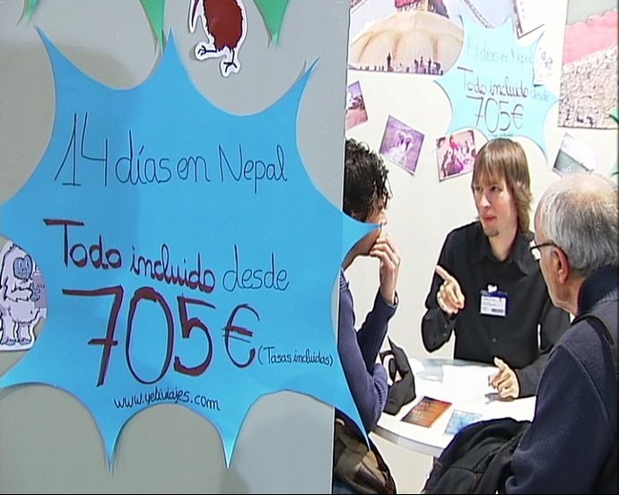 Expositor De La Agencia De Viajes Online Lowcostviajes En El Saló Del Turisme