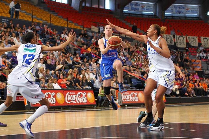 Silvia Domínguez, Ros Casares-Pefumerías Avenida