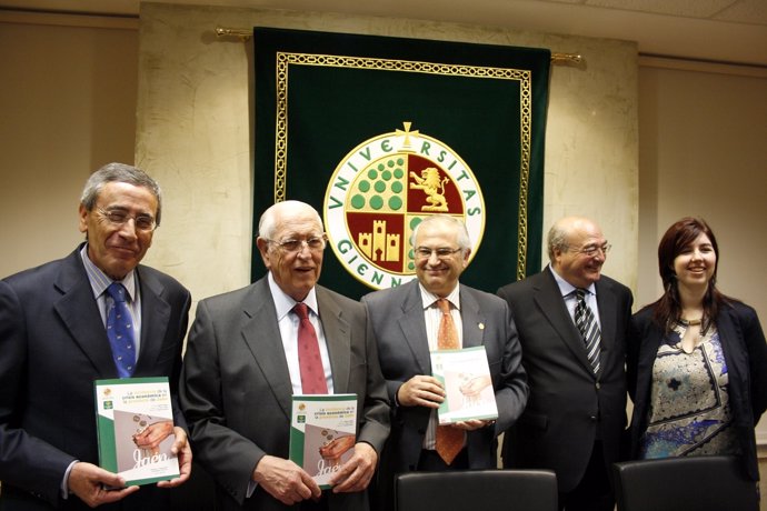 Martín Mesa, García-Lomas, Parras, Duro Cobo Y García Moral Presentan El Libro.