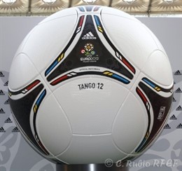 Tango 12 Balón Eurocopa 