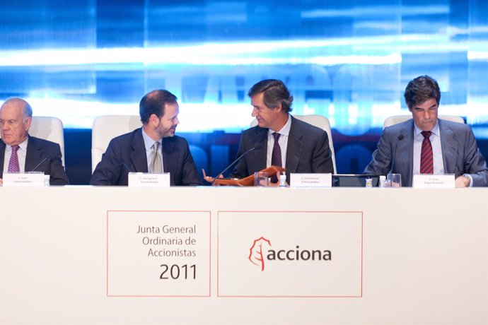 José Manuel Y Juan Ignacio Entrecanales En La Junta De Acciona