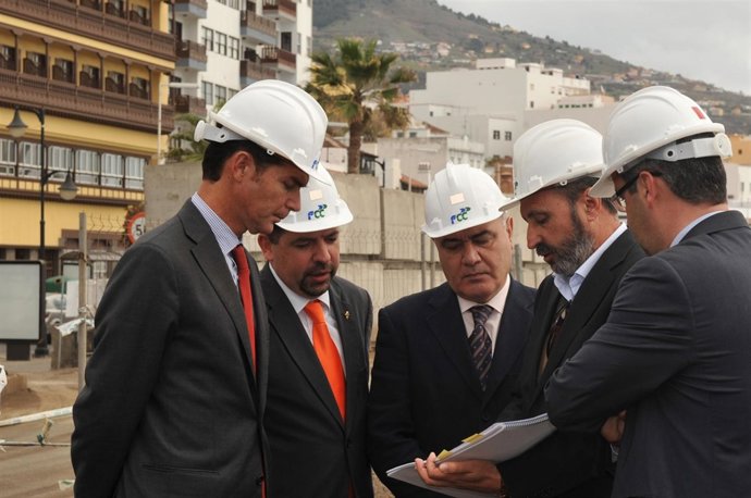Díaz Guerra (I) Inspecciona Las Obras                        