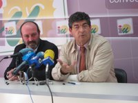 Valderas llama a los 6.000 militantes de IULV-CA a participar este martes en el referéndum y "decidir el futuro"