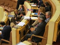 PP dice que "los tiempos en que los contratos se amañaban sobre mesa y mantel han pasado a la historia"