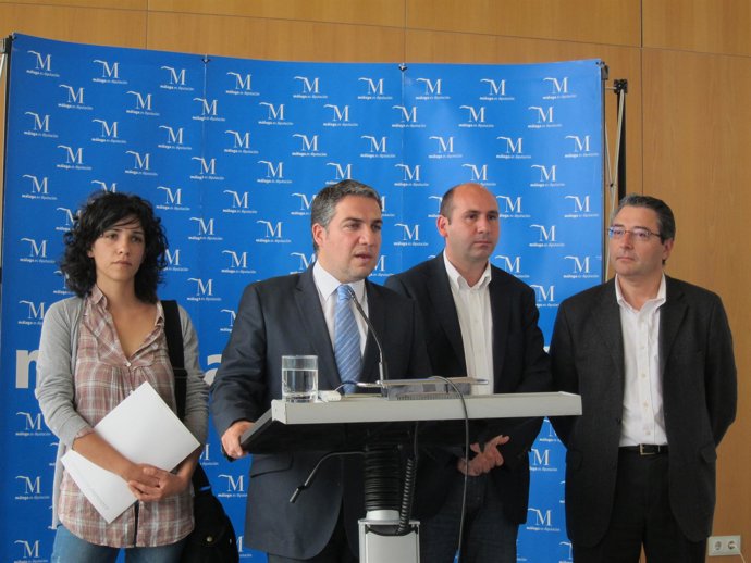 El Presidente De La Diputación Junto A Los De Portavoces Del Ente