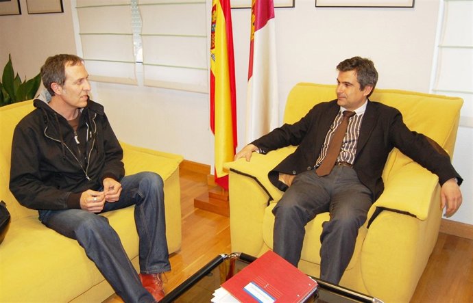 El Delegado Recibe A Ignacio Oliva