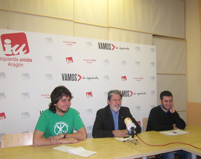 Fran López, Adolfo Barrena Y Jesús Vidal En La Sede De IU En Zaragoza
