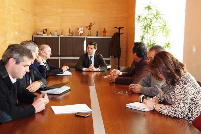 El Delegado Reunido Con ASAJA