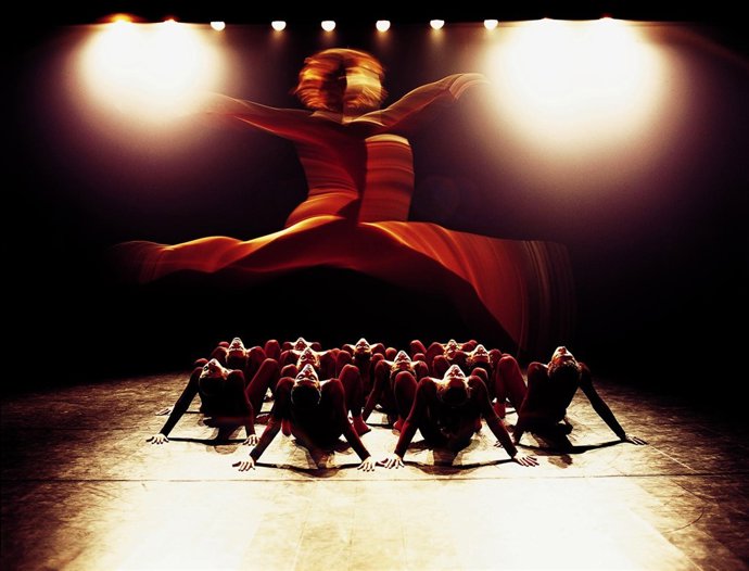 Escena De 'Parabelo'  De Grupo Corpo