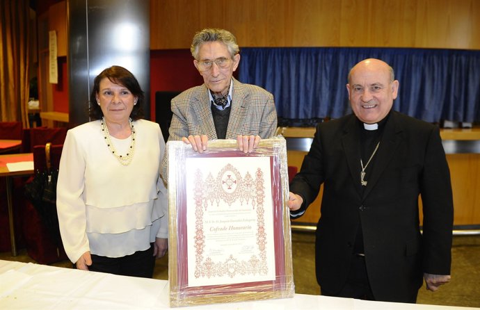 Echegary Recibe La Distinción