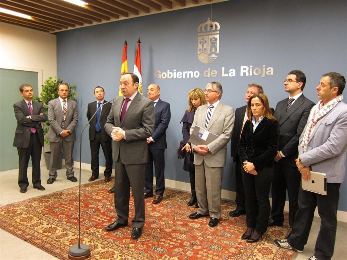 Sanz Con La Asociación De Hoteles De La Rioja