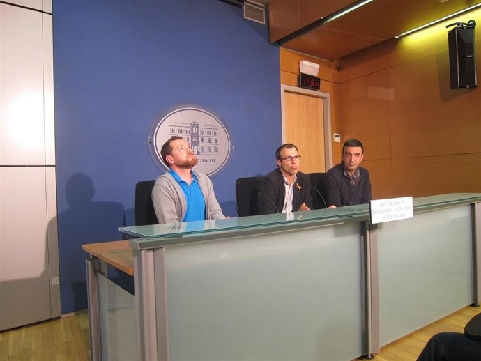 Abril, Barceló Y Servera Durante La Rueda De Prensa En El Parlament