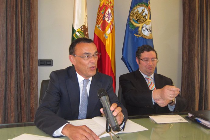 El  Presidente De La Diputación De Huelva, Ignacio Caraballo, Con Reales.