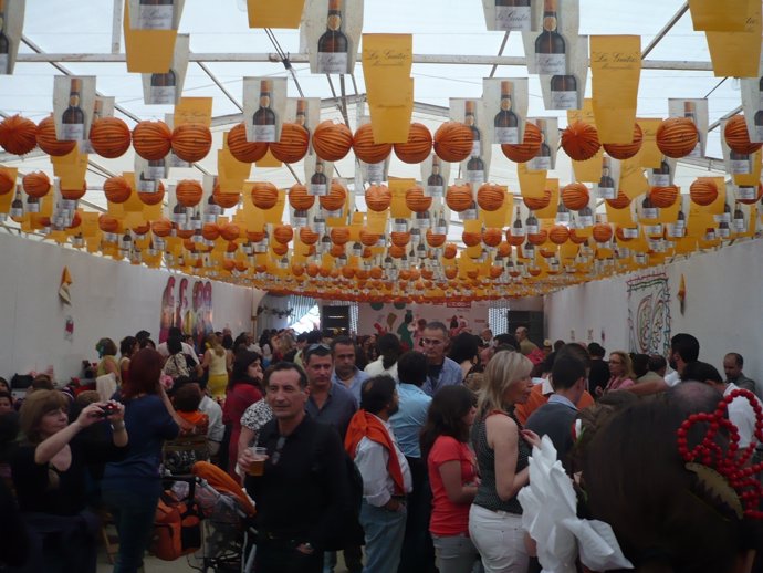 Imagen De Una Caseta En Una Feria De Andalucía