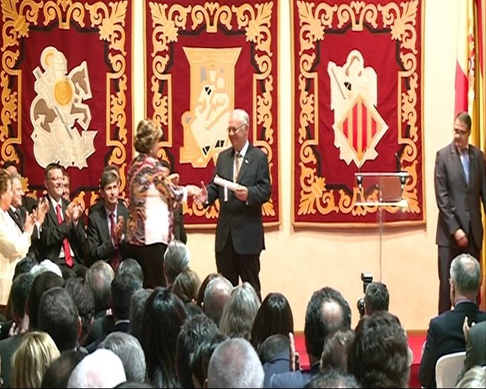 Cotino En La Entrega De Distinciones