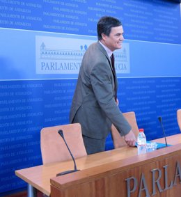 Carlos Rojas En Rueda De Prensa En El Parlamento
