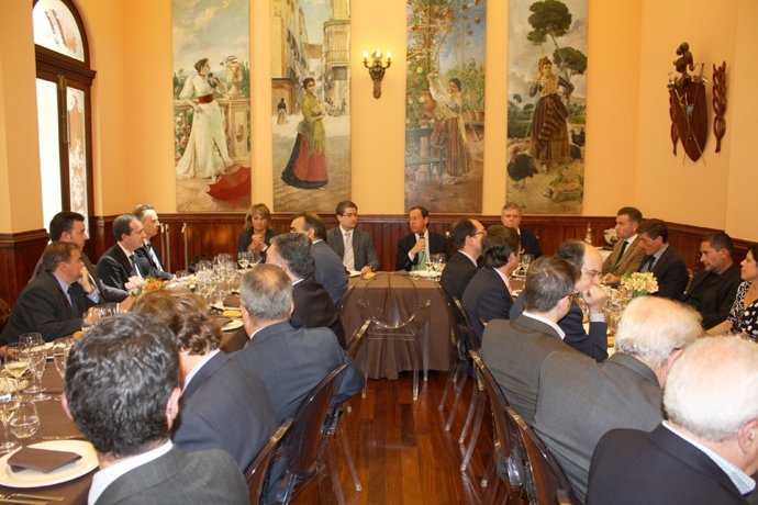 Almuerzo De Trabajo Con Más De 30 Empresarios Del Círculo De Economía
